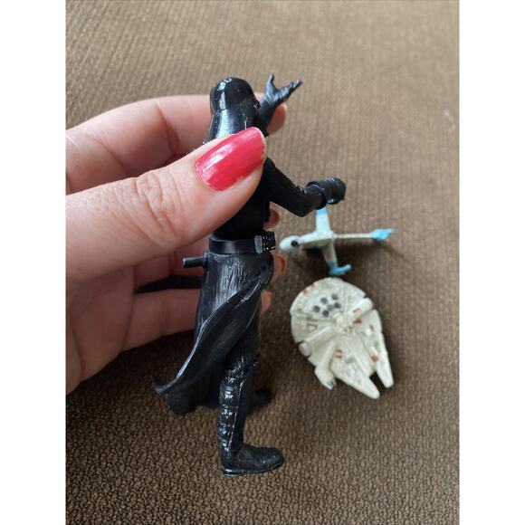 Star Wars Darth Vader 2001 LFL Hasbro Action Figure 4" Preowned - Picture 4 of 12